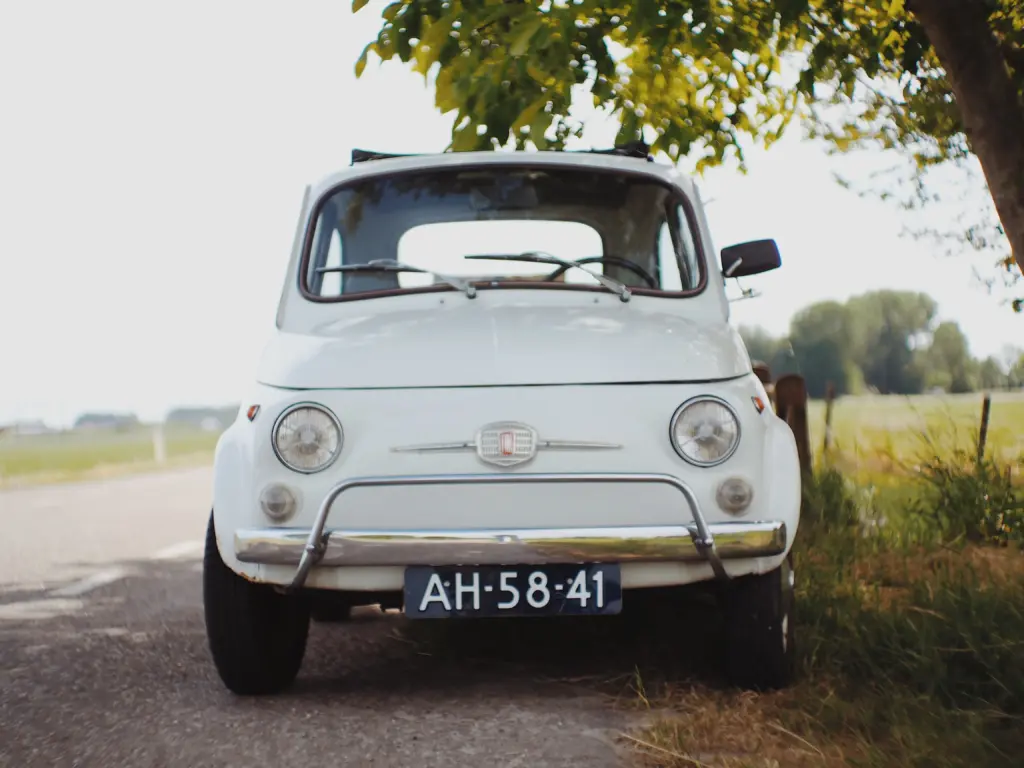 Trouwen in de herfst met oldtimer